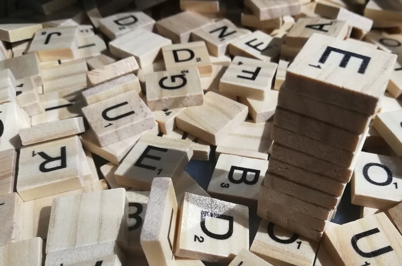 Lot De 300 Lettres En Bois - Tuiles Alphabets A-Z Style Scrabble - 2x1.5 Cm - Pour Jeux éducatifs, Bricolage, Décoration