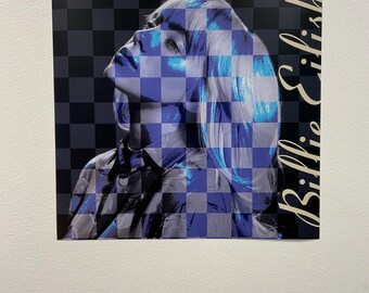 Billie Eilish / Poster a scacchi blu invertito