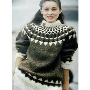 Vintage Fair Isle sweater Lopapeysa women chunky knit in Alpaca, Icelandic wool sweater, Scandinavian winter warm handmade gift for her
