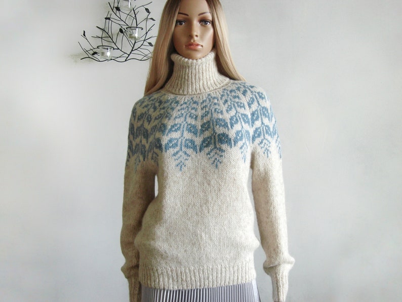 Sweater women's Fair Isle turtleneck hand knitted in Baby Alpaca Merino, Beige pullover Lopapeysa, Scandinavian warm jumper, Girl Xmas gift image 1