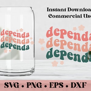 Op de afbeelding: Een digitaal ontwerp met de zin "dependa" die vier keer wordt herhaald in een gestapelde, gelaagde en overlappende vormgeving. De tekst is in een retro-lettertype met een verloop van roze, oranje en groen. Het ontwerp is omgeven door kleine roze bloemen.