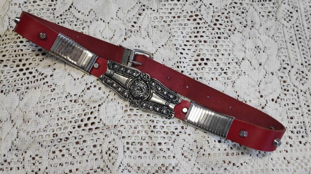 VINTAGE LEATHER BELT Original Iron Buckle Studs Boho Cinta