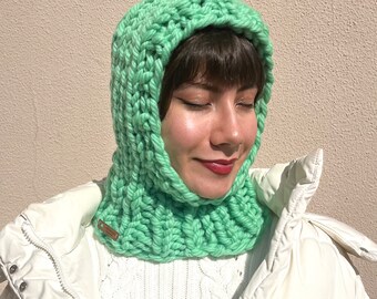 Hand knitted chunky balaclava un cold green, pear green pure wool balaclava, cozy soft knitted hood, 100% wool winter hat