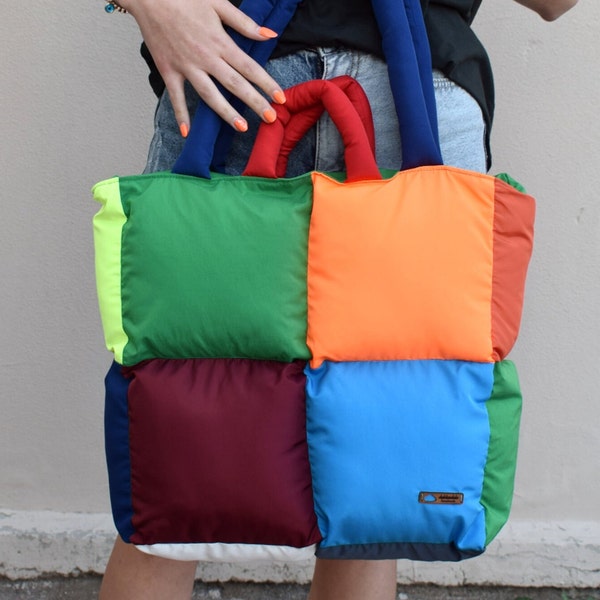 Kussen puffer tas, grote draagtas, handgemaakte schoudertas, kleurrijke puffer tas, gewatteerde tas, laptoptas, werktas