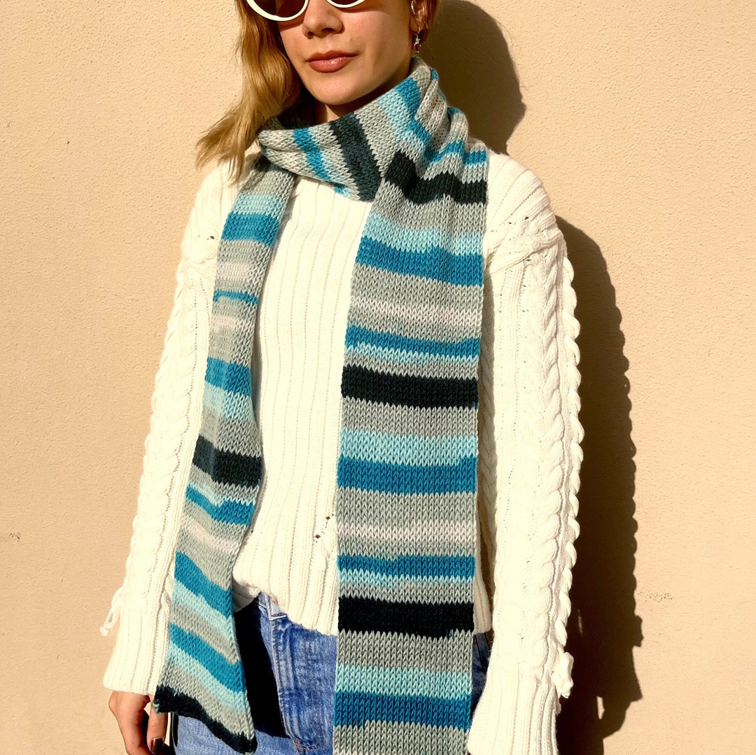手編みウールマフラー：ブルーストライプスキニーニット - Etsy 日本