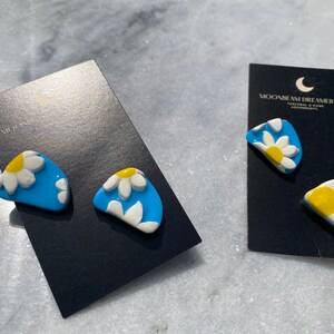 Floral Earrings/ Polymer Clay Earrings/ Summer Earrings/ Daisy Earrings/ Stud Earrings/ Modern Earrings/ Floral Jewelry/ Dainty Earrings