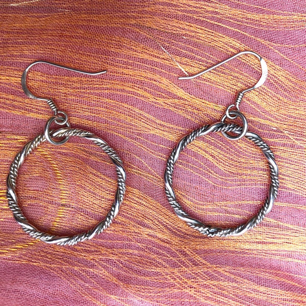 Boucles d’oreilles en argent sterling Dangle Hoop, Fancy Twisted Wire