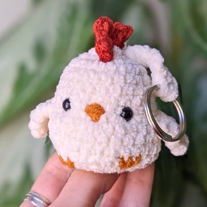 Cute Stardew Valley Chicken Crochet Pattern - Easy Keychain Design
