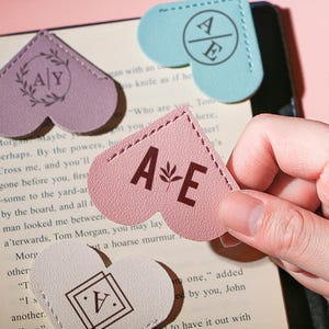 Custom Leather Bookmark, Custom Personalized Leather Bookmark , Initial Leather Bookmark, Book Lover Gift, Heart Leather Bookmark, Bookmarks