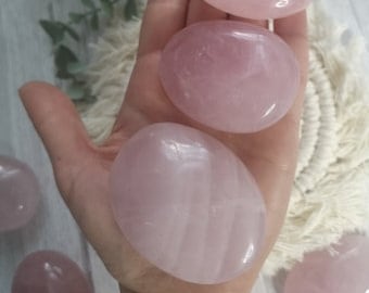 Gros galet de Quartz rose MAGNÉTISÉ Amour