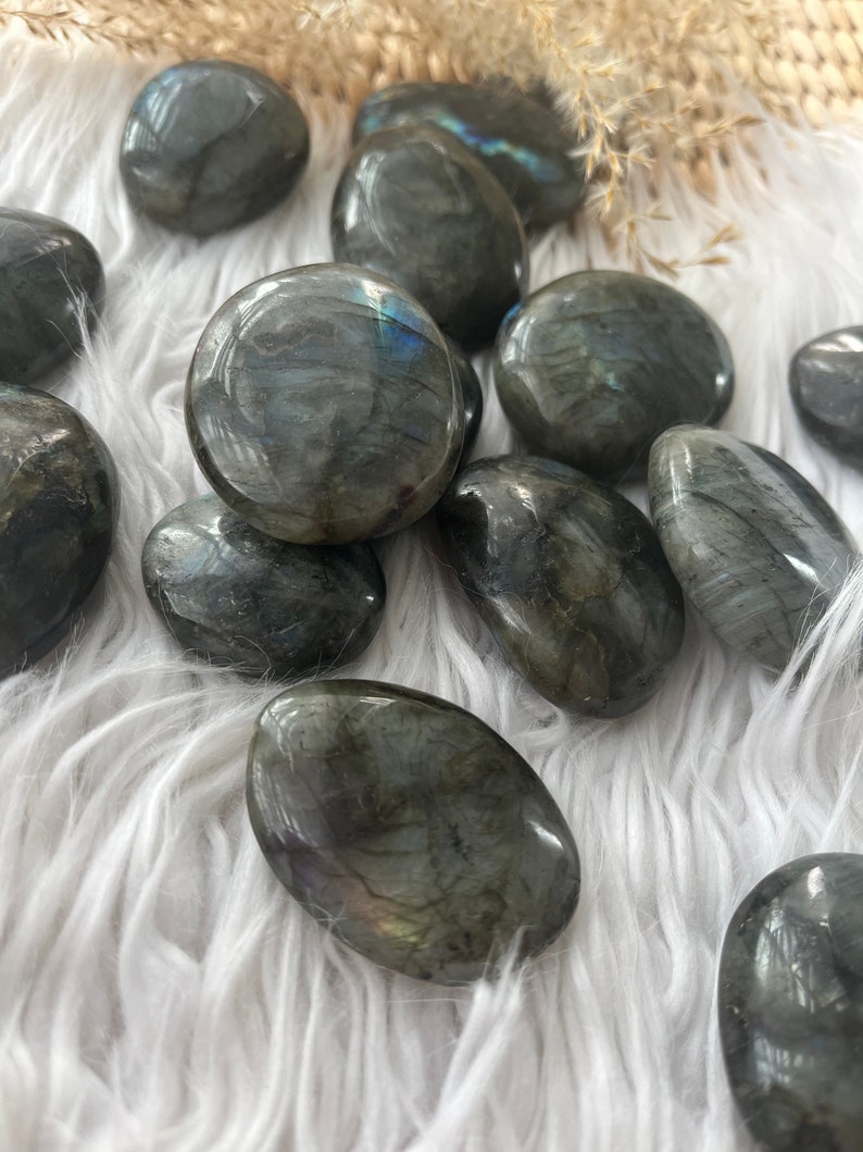 Galet Labradorite Magnétisé image 3