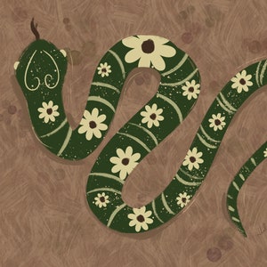 Könnte beinhalten: Eine grüne Schlange mit einem weißen Blumenmuster auf braunem Hintergrund.