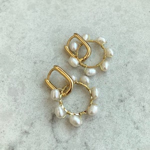 Natural Freshwater Pearl Oval Hoop Earrings, 24k Wire Wrap Earrings, Minimalist Gold Hoop Earrings,Mother Day Gift, Gift for Her,Unique Gift
