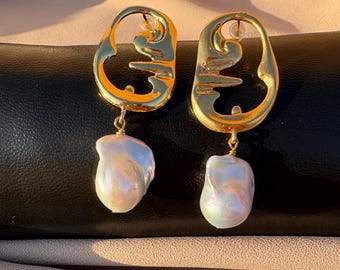 Large Fireball Baroque Pearl Gold Design Earrings