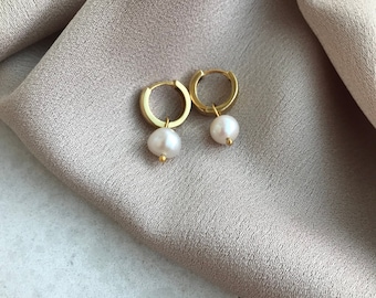 Gold Hoop Pearl Earrings, Small Chunky Hoop Pearl Earrings, Everyday Jewelry, Christmas Gift, Mom Day Gift, Special Day Gifts, Gift for Her