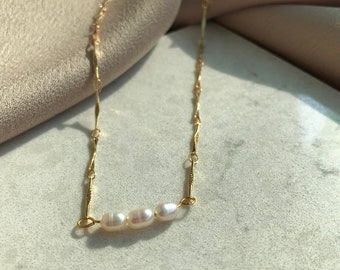 Triple Pearl Gold Elegant Necklace, 3 Natural Pearl Chain Necklace, Christmas Gift, Wedding Jewelry, Mother's Day Gift, Gift for Her