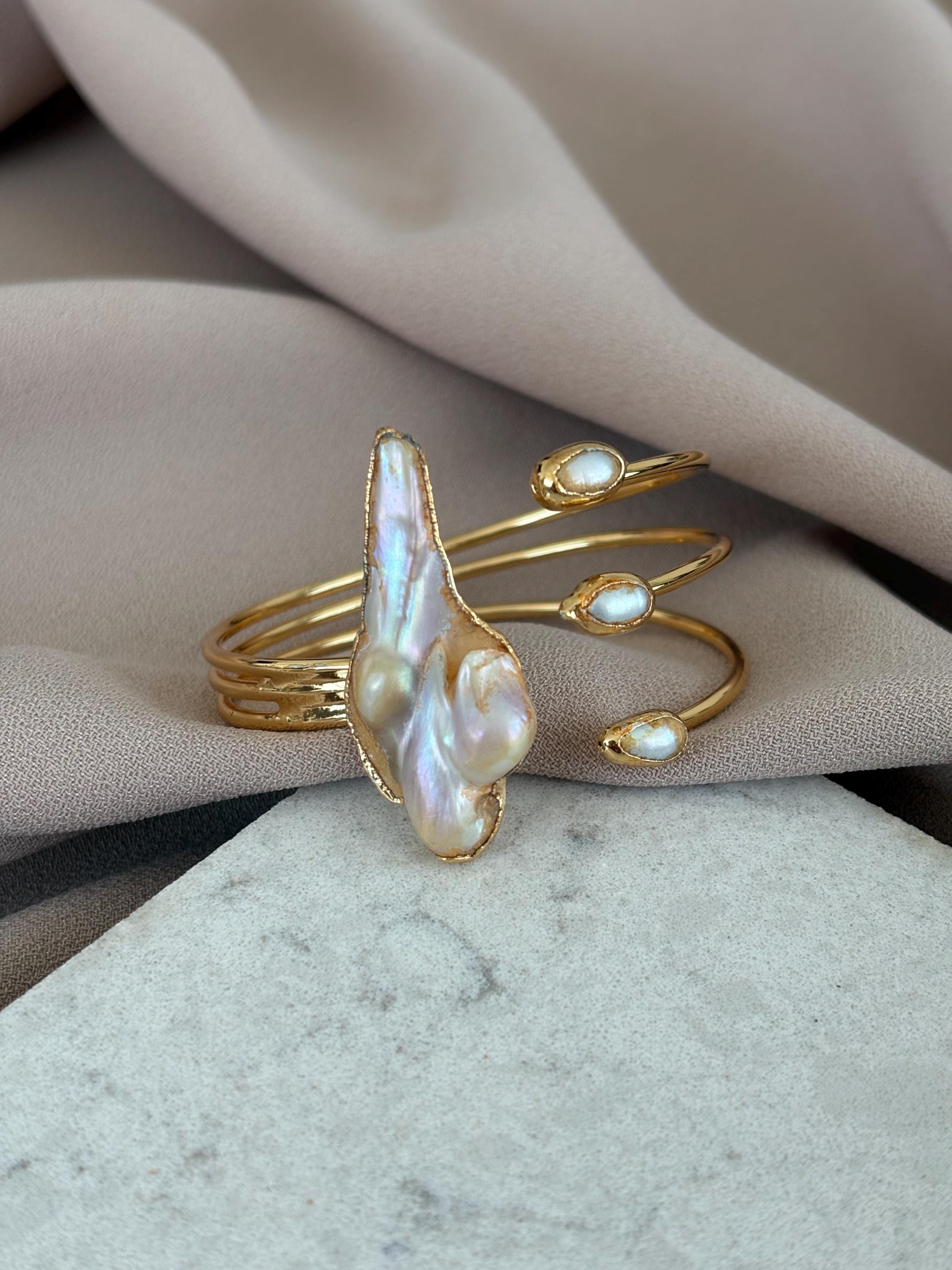 NEW ! Bone and Barley Pearl Combination Bracelet, Irregular Pearl Cuff Bracelet, Handmade Design Bracelet, Wedding Jewelry, Mother Gift