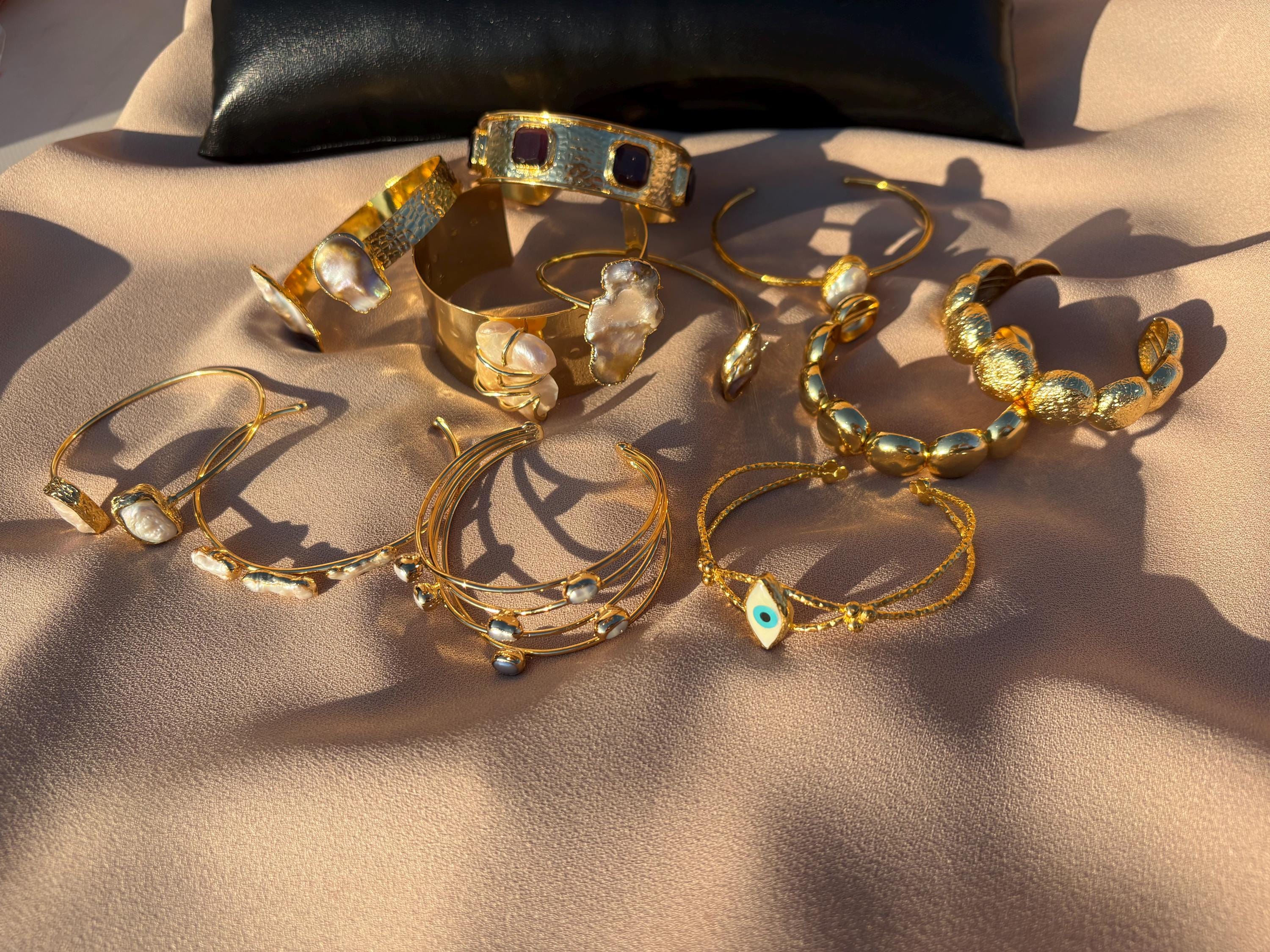 Bracciale Frigotine In Oro Massiccio Con Perle Barocche - Gioiello Minimale Regolabile Con Chiusura A Clip - Regalo Elegante Per Lei