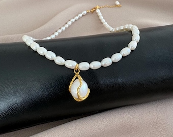 Caged Fireball Natural Baroque Pearl Combination Pearl Necklace