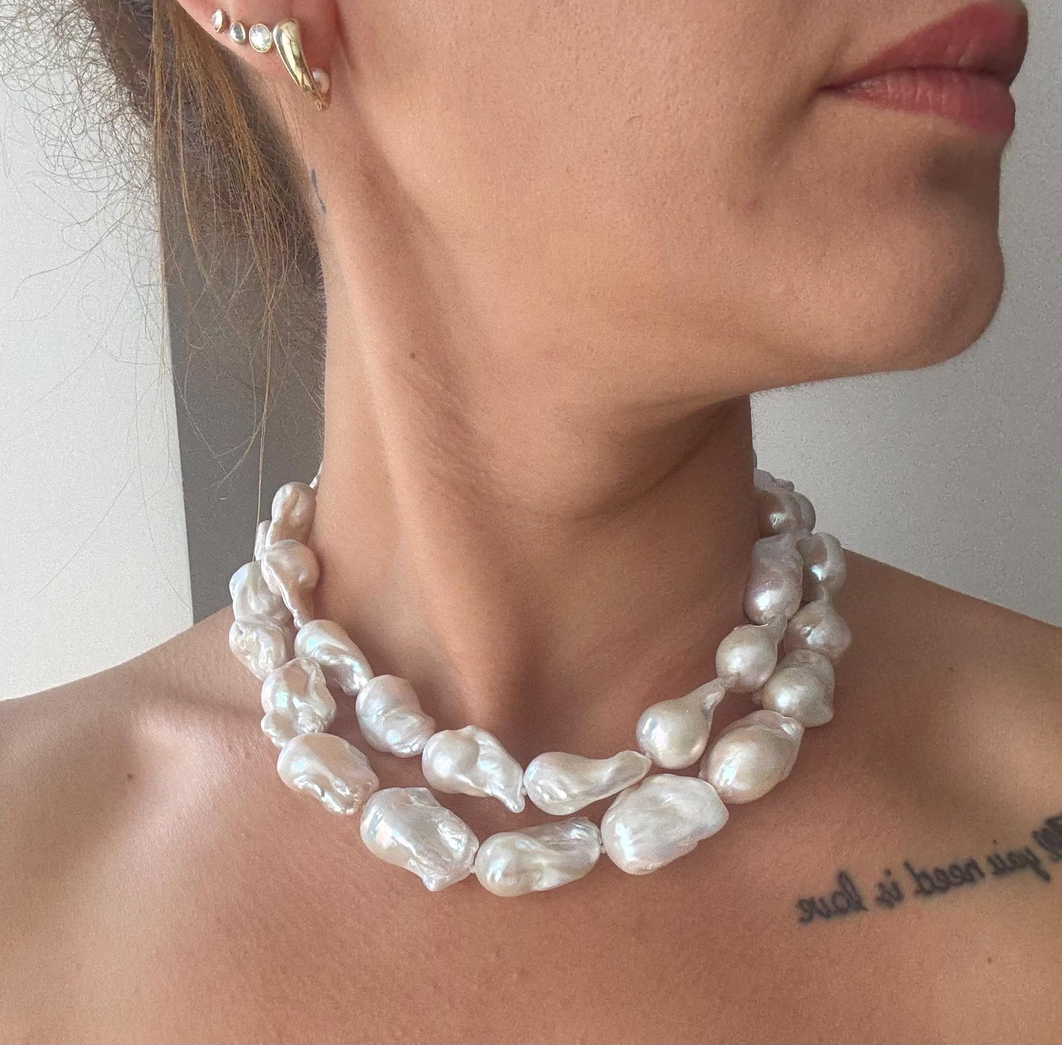 時代を超越した大粒のホワイトバロックパールネックレス - Etsy 日本