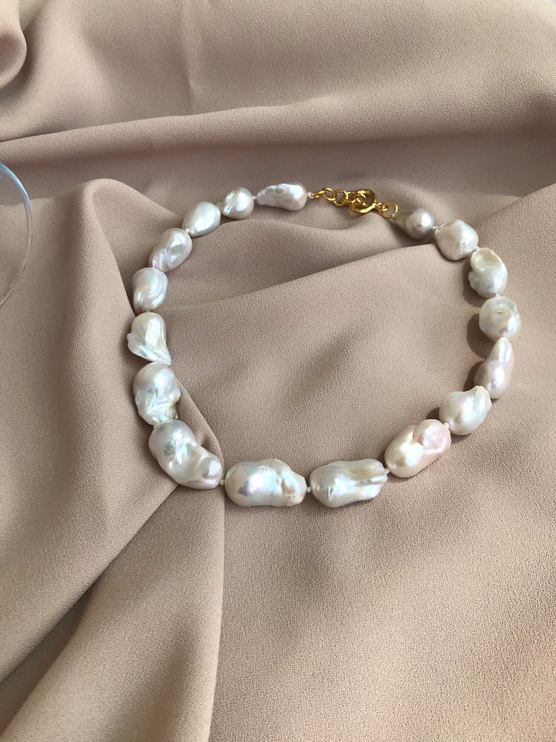 NEW Large Baroque Pearl Necklace, White Baroque Necklace, Timeless Necklace, Real Baroque Pearl Necklace, Wedding Jewelry, Bridal Necklace image 3