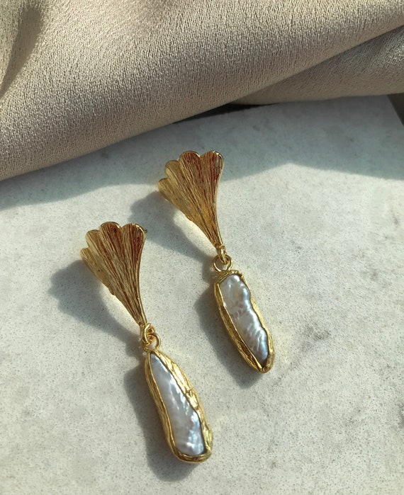 Real Bubblegum Pearl Gold Earrings, Modern Baroque Pearl Elegant Earrings,  Cast Pearl Earrings, Wedding Jewelry
