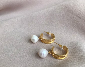 NEW ! Thick Hoop Pearl Earrings, Gold Hoop Earrings, Irregular Baroque Pearl Hoop Earrings, Wedding Jewelry, Gift for Her, Special Gifts