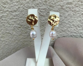 Orecchini in oro con perle bianche barocche autentiche