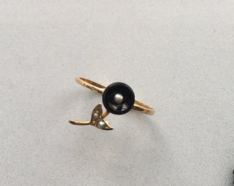 Lovely 14k gold Onyx flower and seed pearl ring | Onyx ring | Pearl flower Ring | Flower gold ring | Ring For Her