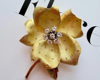 French 18K gold diamond cherry flower brooch, signed by Chevrier Huot Didelot