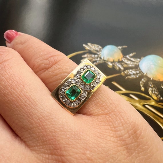Retro 18K gold emerald and diamond French tank ri… - image 2