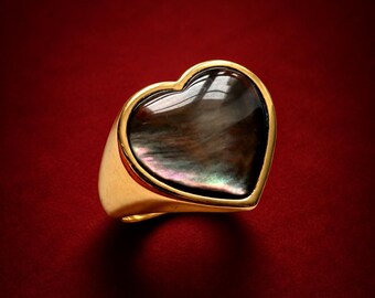 French Vintage Boucheron signed 18K yellow gold heart signet ring