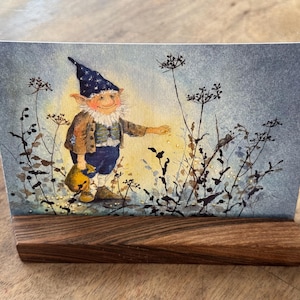 Kartenständer aus heimischem Walnussholz – Handgemachter Bilderhalter aus regionalem Holz, 15 cm lang, ideal für Fotos, Postkarten & Deko