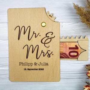 Cadeau d'argent personnalisé mariage M. et Mme, gravure de carte de mariage personnalisée, cadeau de mariage, carte en bois, cadeau, mariés