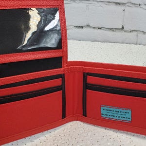 Billetera plegable para hombre con porta identificación, porta tarjetas de crédito, piel vegana, piel sintética, verde bosque, azul marino, rojo/negro, marrón rústico.