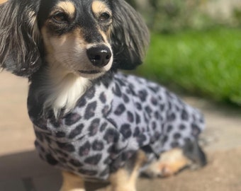 Maglione in pile con stampa leopardata e motivo bassotto: caldo cappotto invernale