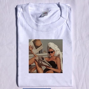 美しいグラフィックロゴTシャツ