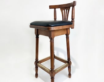 Handgefertigter Hocker in Eiche, Country Küchenhocker, Barhocker aus Holz, Thekenhocker, Bauernmöbel, Vintage Hocker