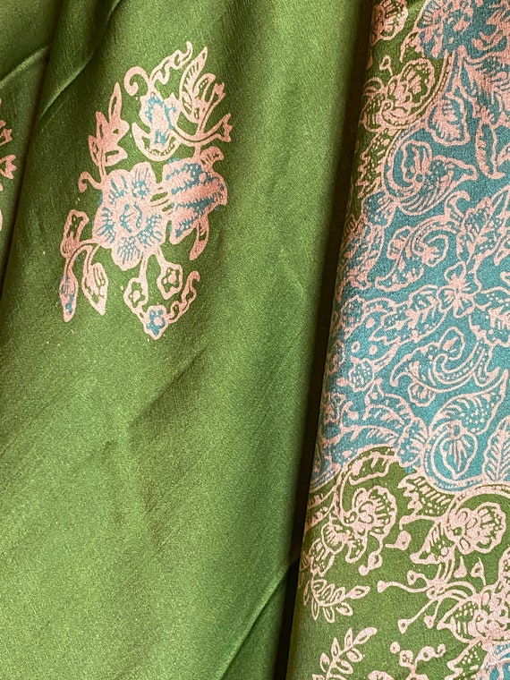 100% SILK BATIK SARONG / Bali