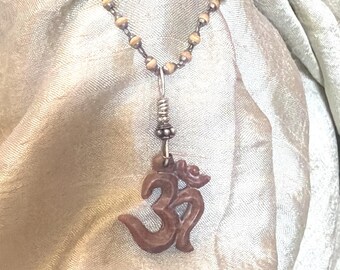 AMULETO OM Y CUENTAS DE TULSI: Joyería espiritual y regalo * India ~ byHand