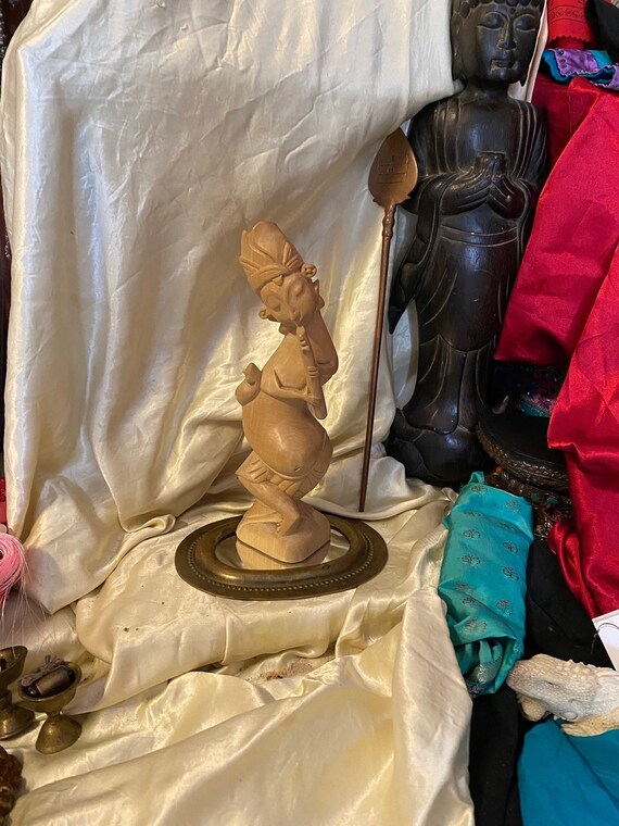 手彫りのフルート奏者 インドネシア フルートデュオ インテロバング