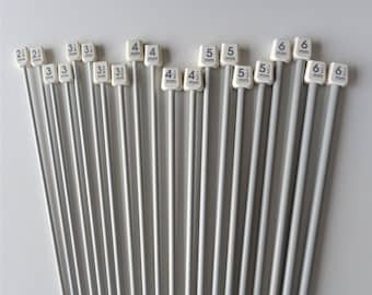 Pony Metal & Plastic Knitting Needles, Sizes 2.75mm - 6.5mm, Knitting Needles for Beginners, 35cm Long Knitting Needles