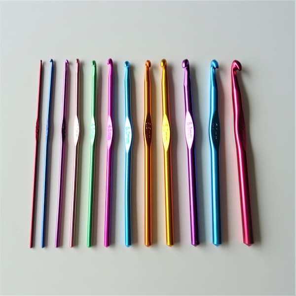 Aluminium Crochet Hooks, Sizes 2mm - 8mm, Crochet for Beginners, Multi-Coloured Crochet Hooks