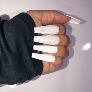 Press on Nails (Icy)