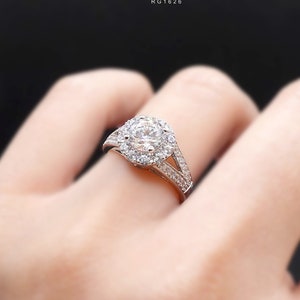 0.70 Cts Cubic Zirconia / Sterling Silver 925 Ring / Rhodium