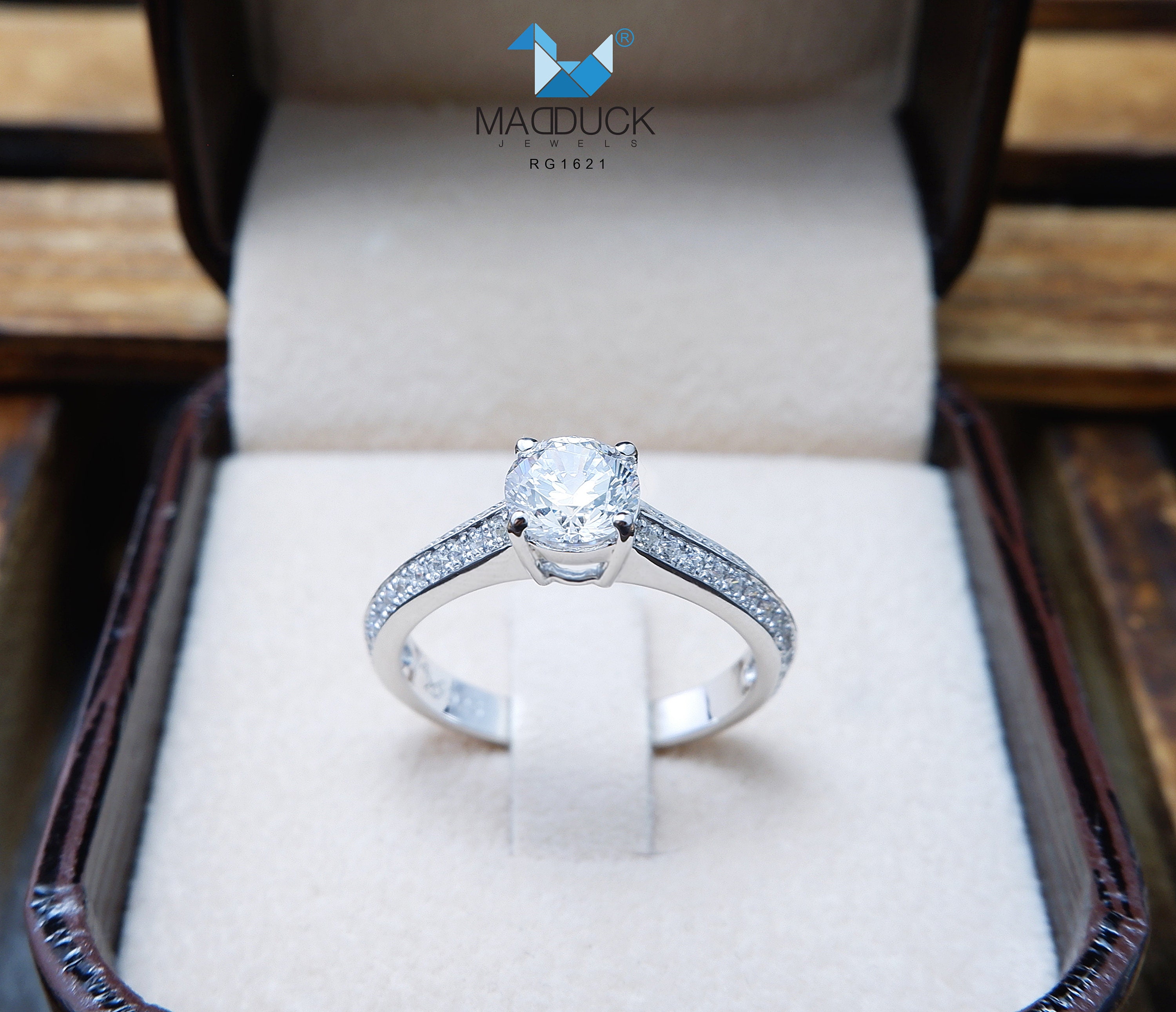 0.66 Cts Cubic Zirconia / Sterling Silver 925 Ring / Rhodium