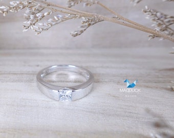 0.40 Cts Princess cut Cubic Zirconia / Sterling Silver 925 Ring / Rhodium plated Nickel-Free / MadDuckJewels RG1475