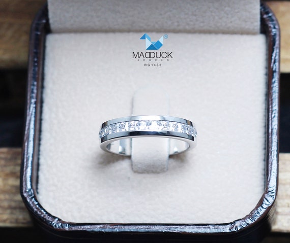 Princess Cubic Zirconia / Sterling Silver 925 Ring / Rhodium