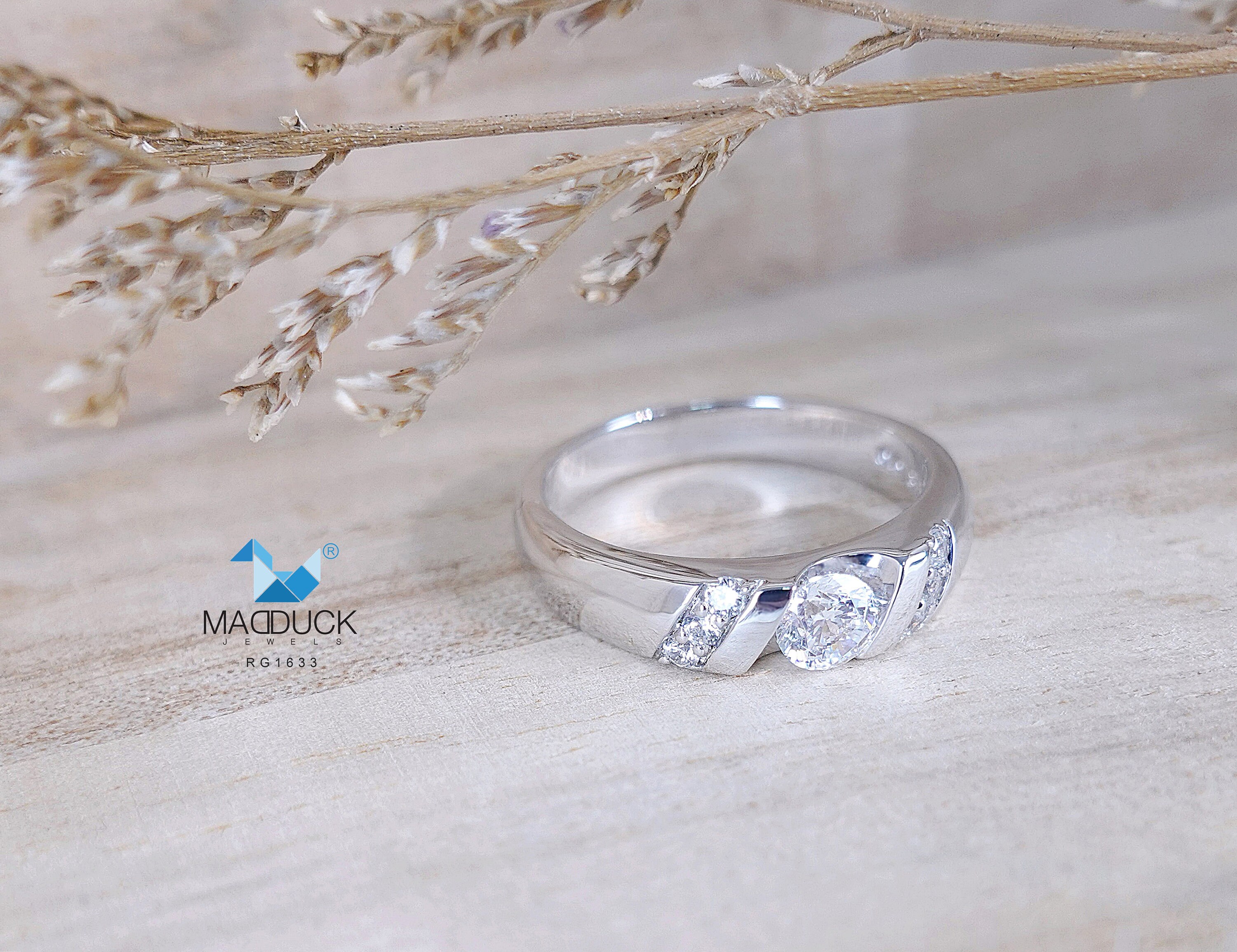 0.30 Cts Cubic Zirconia / Sterling Silver 925 Ring / Rhodium