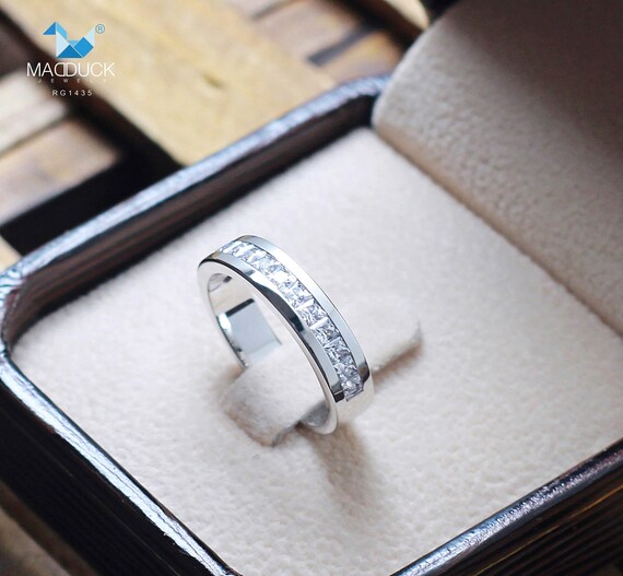 Princess Cubic Zirconia / Sterling Silver 925 Ring / Rhodium